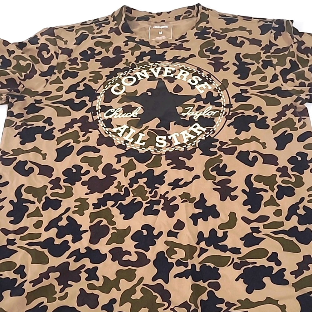 Converse Chuck Taylor All Star camo tee in excellent condition size M.